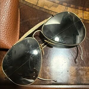 Gold Aviator Sunglasses with Dark Lenses VINTAGE - Very Fragile Ray Bans - 1980s